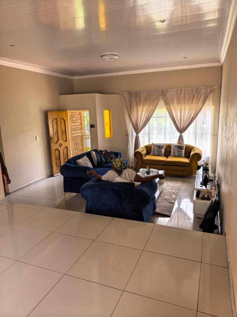 To Let 5 Bedroom Property for Rent in Elandsrand North West